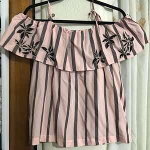 NWT xs Cold Shoulder striped blouse